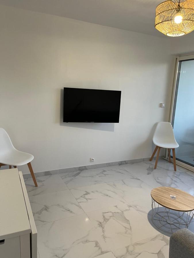 Superbe Appartement Avec Balcon Et Parking Aix-en-Provence Exterior foto